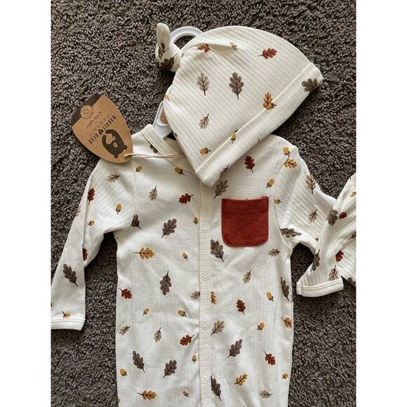 Rabbit + Bear Boys 3-6M Organic Cotton Fall Leaves & Acorns Sleeper & Hat - Picture 2 of 5